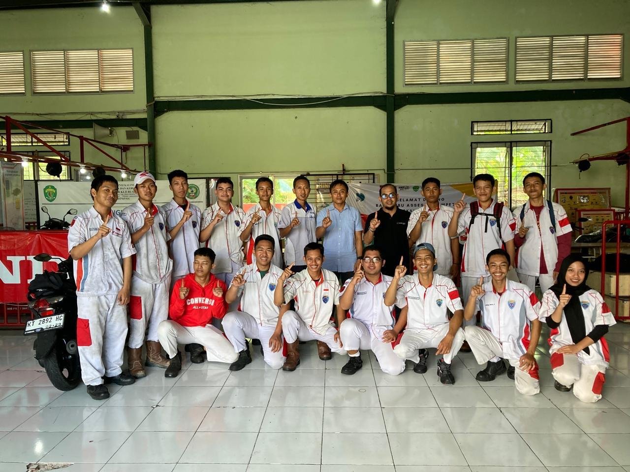 Astra Motor Kaltim 1 Berikan Refreshment Kurikulum Teknik dan Bisnis Sepeda Motor di SMK 3 Grogot